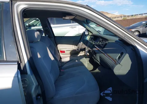 2001 Ford Crown Victoria из США, поврежденный, VIN 2FAFP73W21X114699